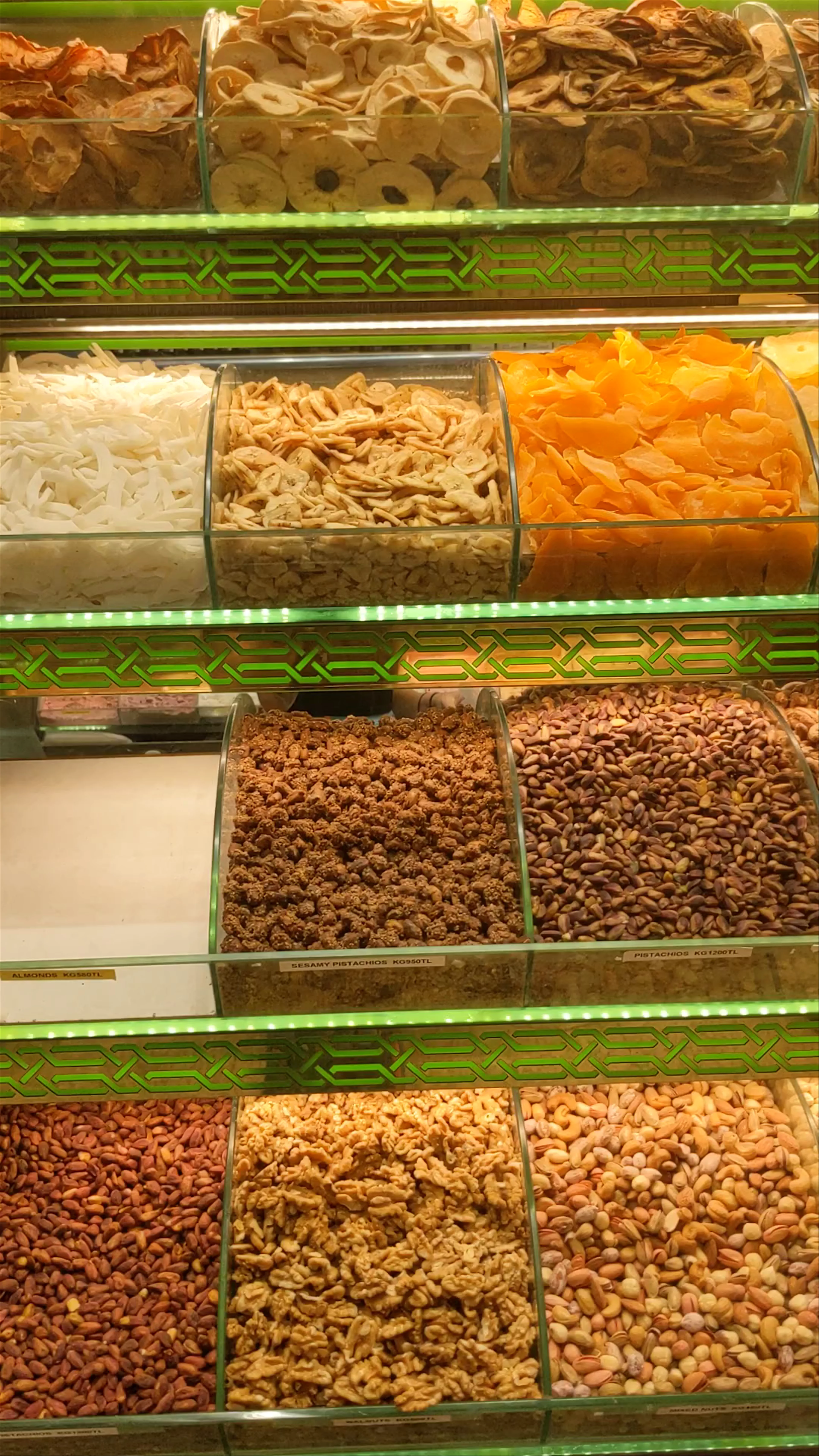 Rüstem Paşa, Egyptian Bazaar, Erzak Ambarı Sok., Fatih/İstanbul, Turkey