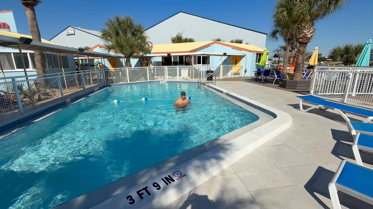 Kon-Tiki Motel - My husband enjoyed the pool in mid-November! - Hotels Near Me - Venice, Florida