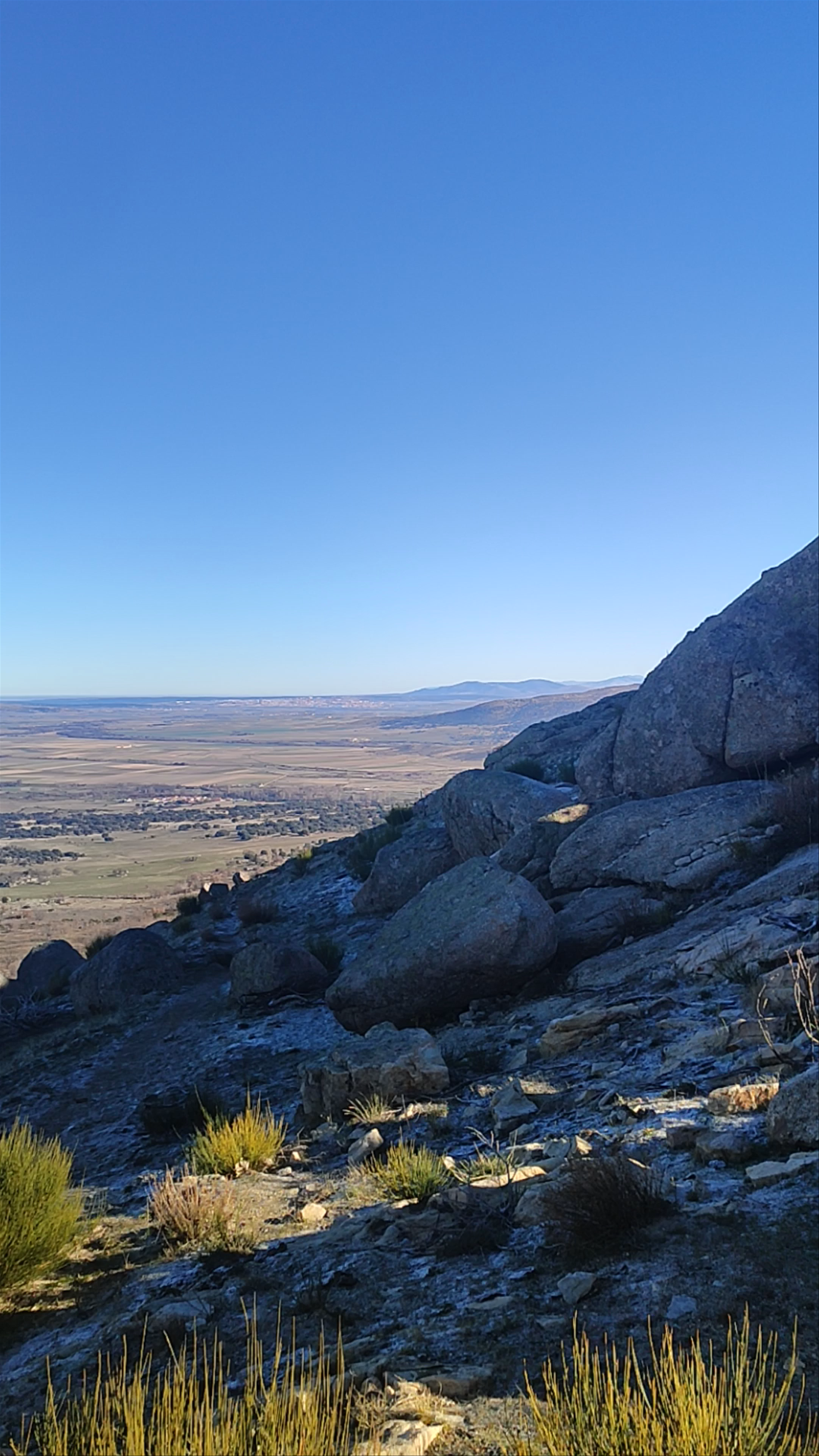 Castro de Ulaca: Explore Ancient Ruins Amid Castile and León Landscapes
