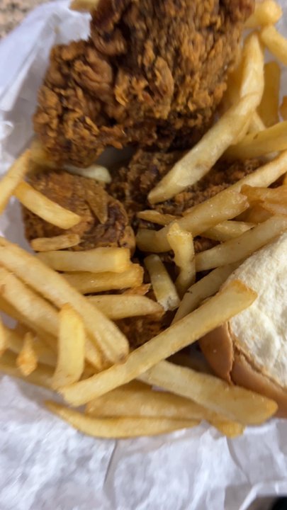 Louisiana Fried Chicken - 3 Pc Chicken Meal - Fast Food Near Me - Compton, California