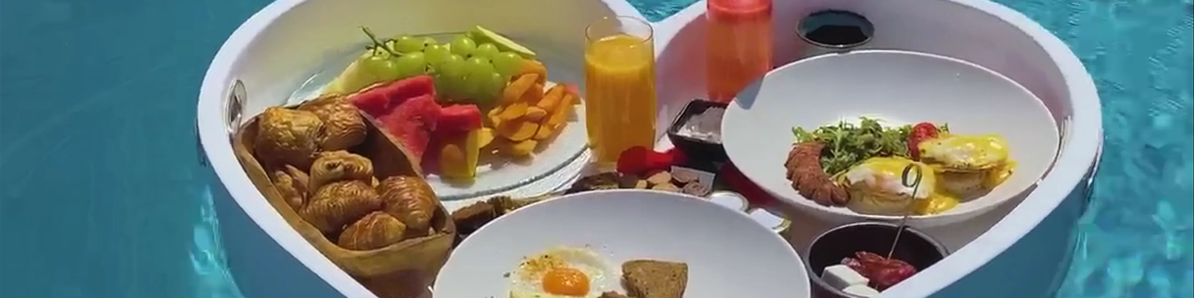 Cavo Tagoo Santorini