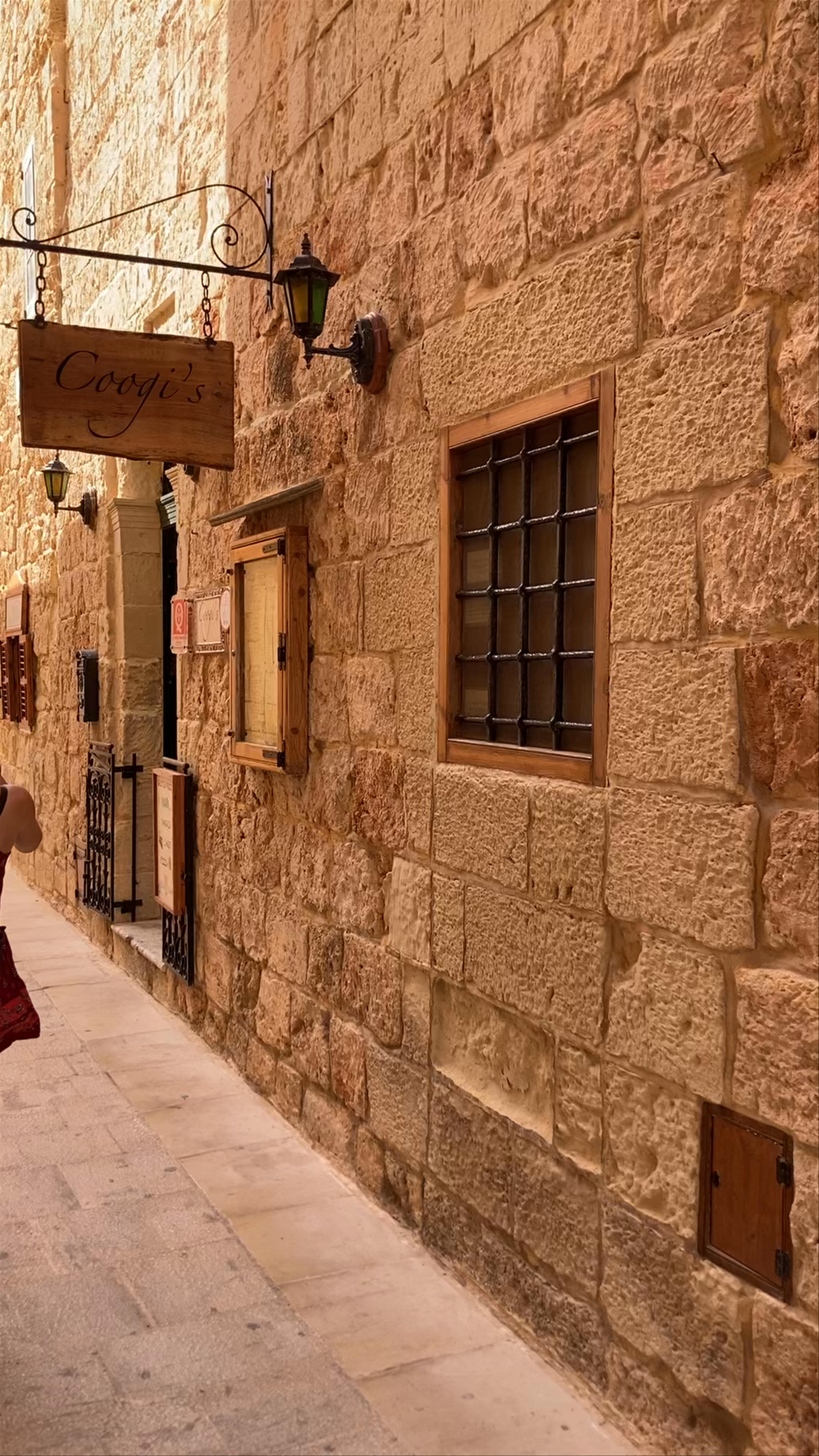 Mdina Gate Stroll: Timeless Charm in Malta's Silent City