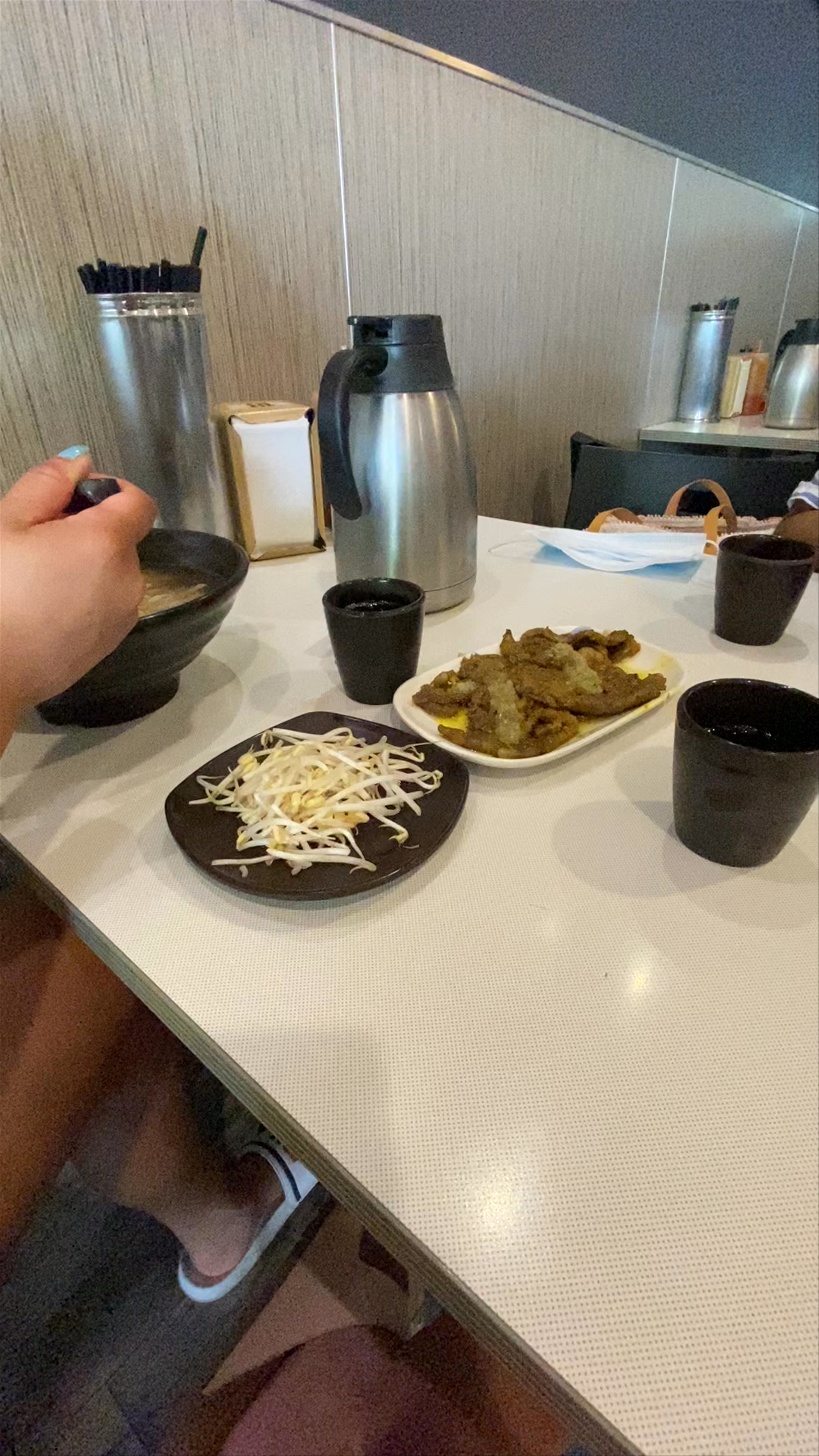 Cozy Local Dining Experience in Newmarket, Auckland