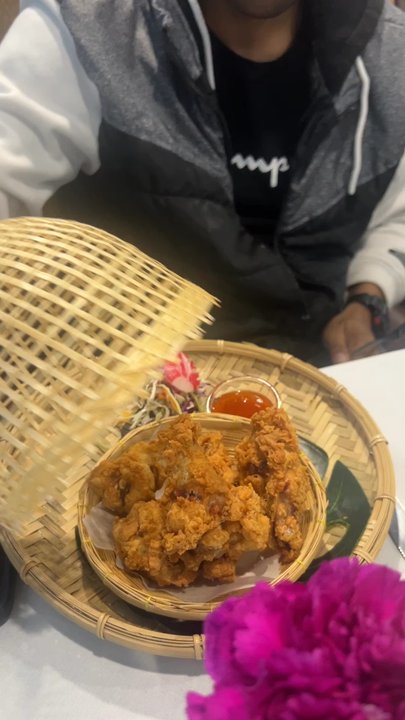 Thai Rak Thai - Chicken reveal ! Pek Gai Tod Numpla - Thai Near Me - Scranton, Pennsylvania