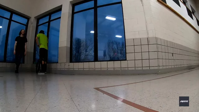 riu set: Footplant + Friend Flip or Handflip