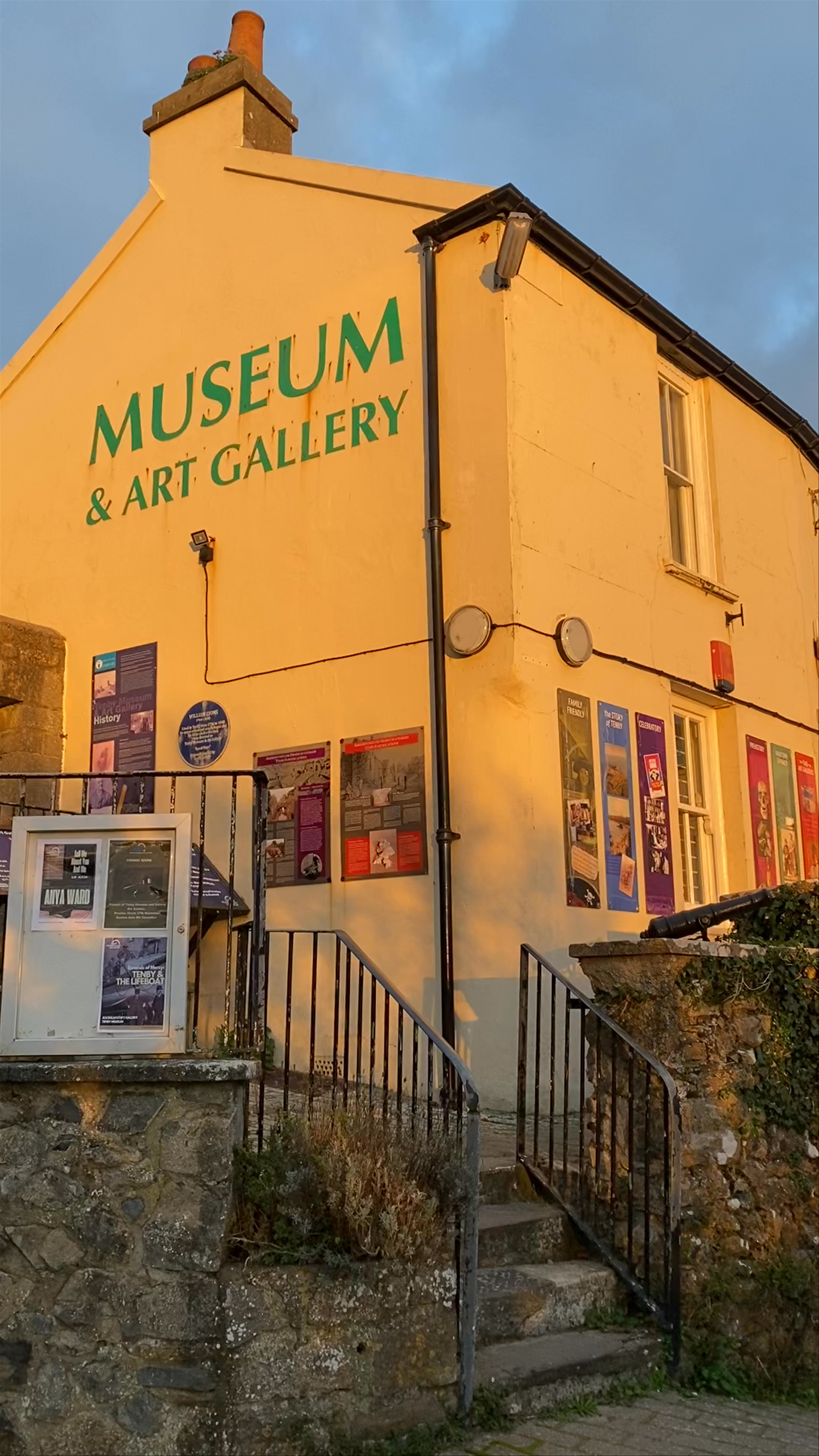 Tenby Museum and Art Gallery: Coastal Heritage in Wales