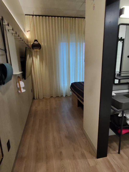 Moxy Madison Downtown - Trundle drawer under the bed in lieu of closet - Hotels Near Me - Madison, Wisconsin