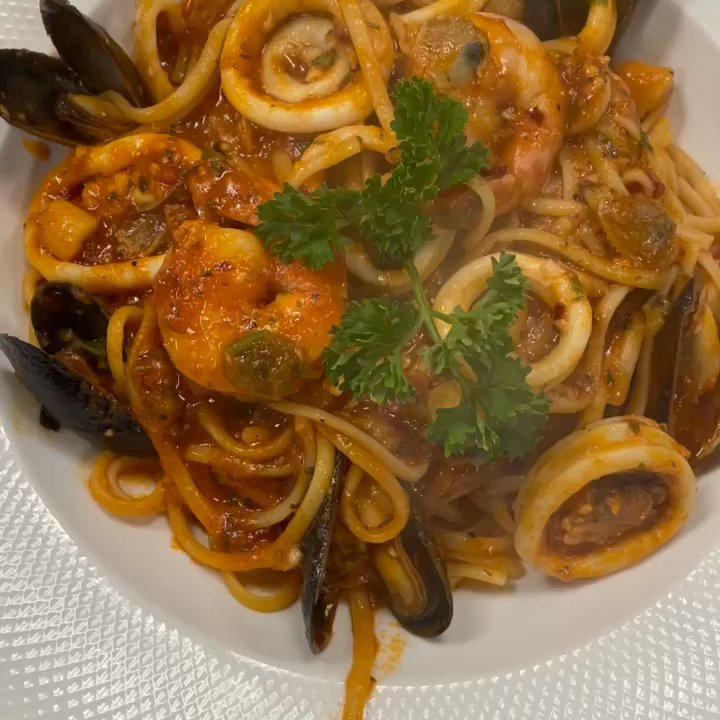 Gusto - Linguine with tomato sauce - Italian Near Me - Caledon East, Ontario