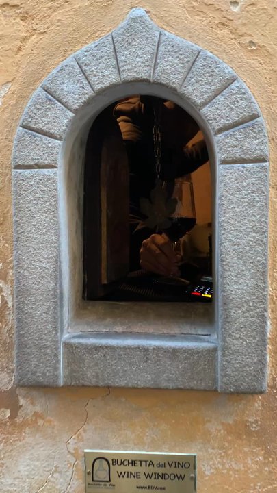 Babae - Fun experience... wine from the window - Italian Near Me - Florence, FI