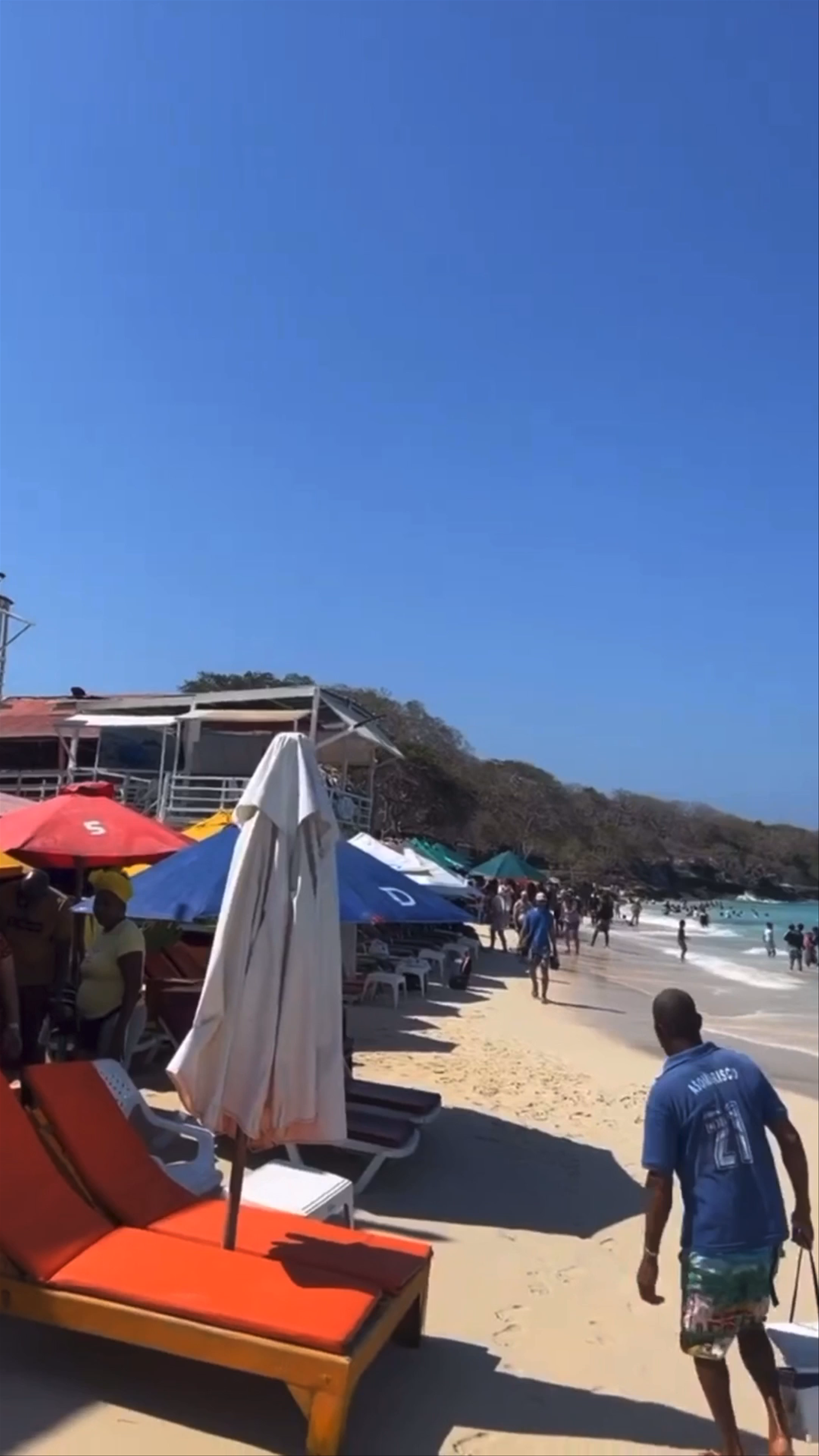 El Chiringuito Gastrobar (Licorería 24 horas)