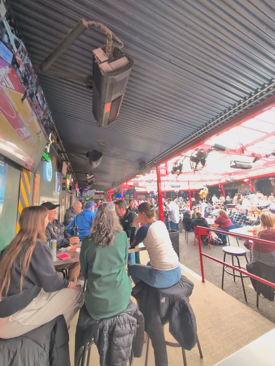 Fast Eddie's Bon Air - Dive Bars Near Me - Alton, Illinois