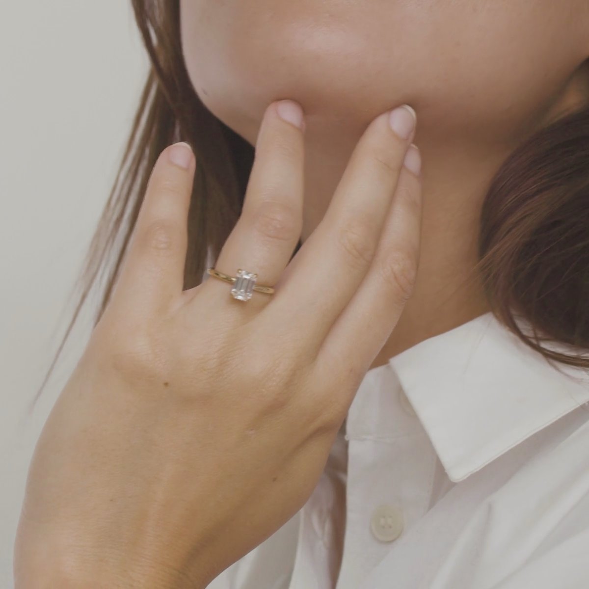 The Classic | Emerald | 18k | Yellow Gold | bandAccent: Plain | bandWidth: standard | diamondOrientation: vertical | caratWeight: other