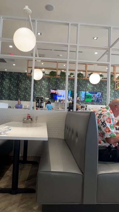 Honey Berry - Pancakes Near Me - Hoffman Estates, Illinois