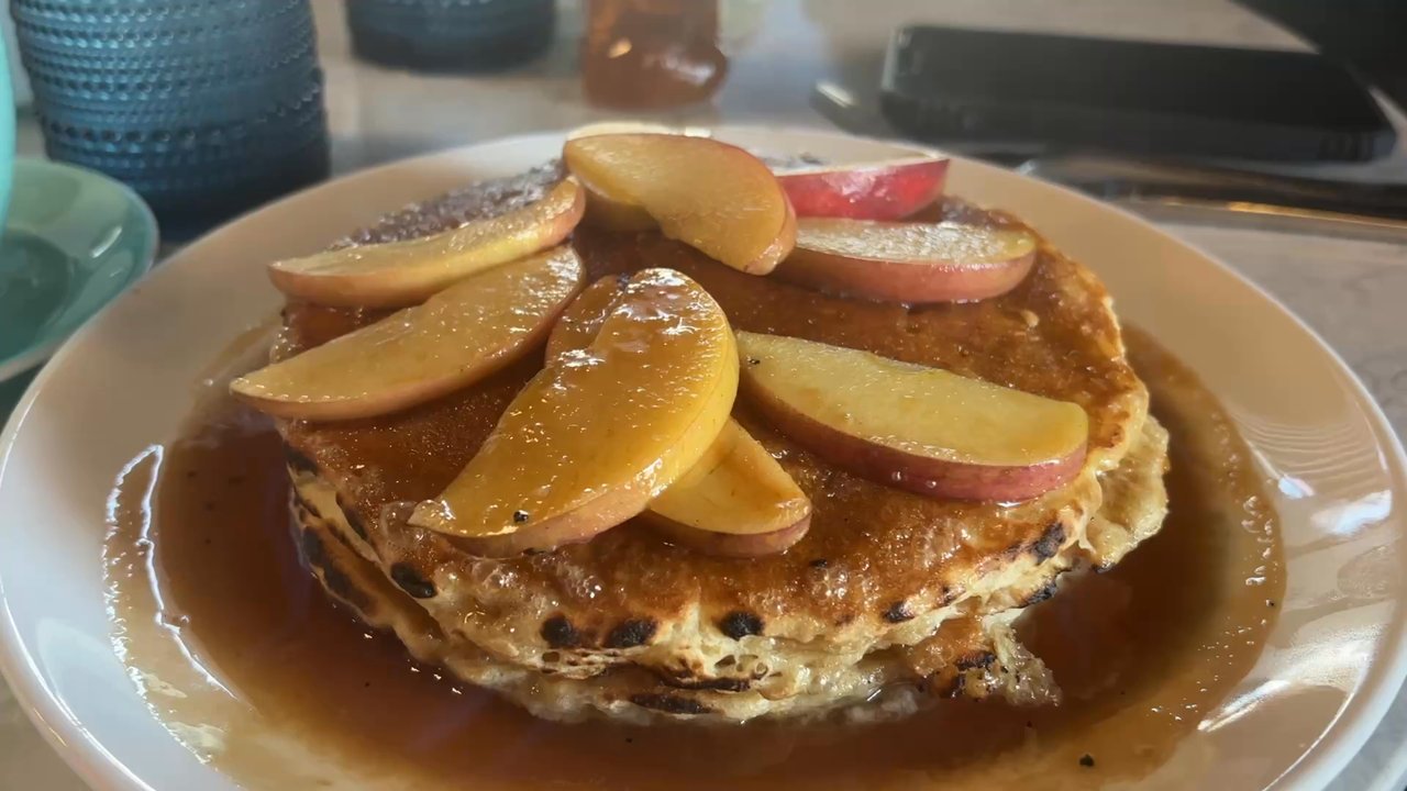 360 brunch house - Flaming Apple Whiskey Cakes - Breakfast & Brunch Near Me - Dallas, Texas
