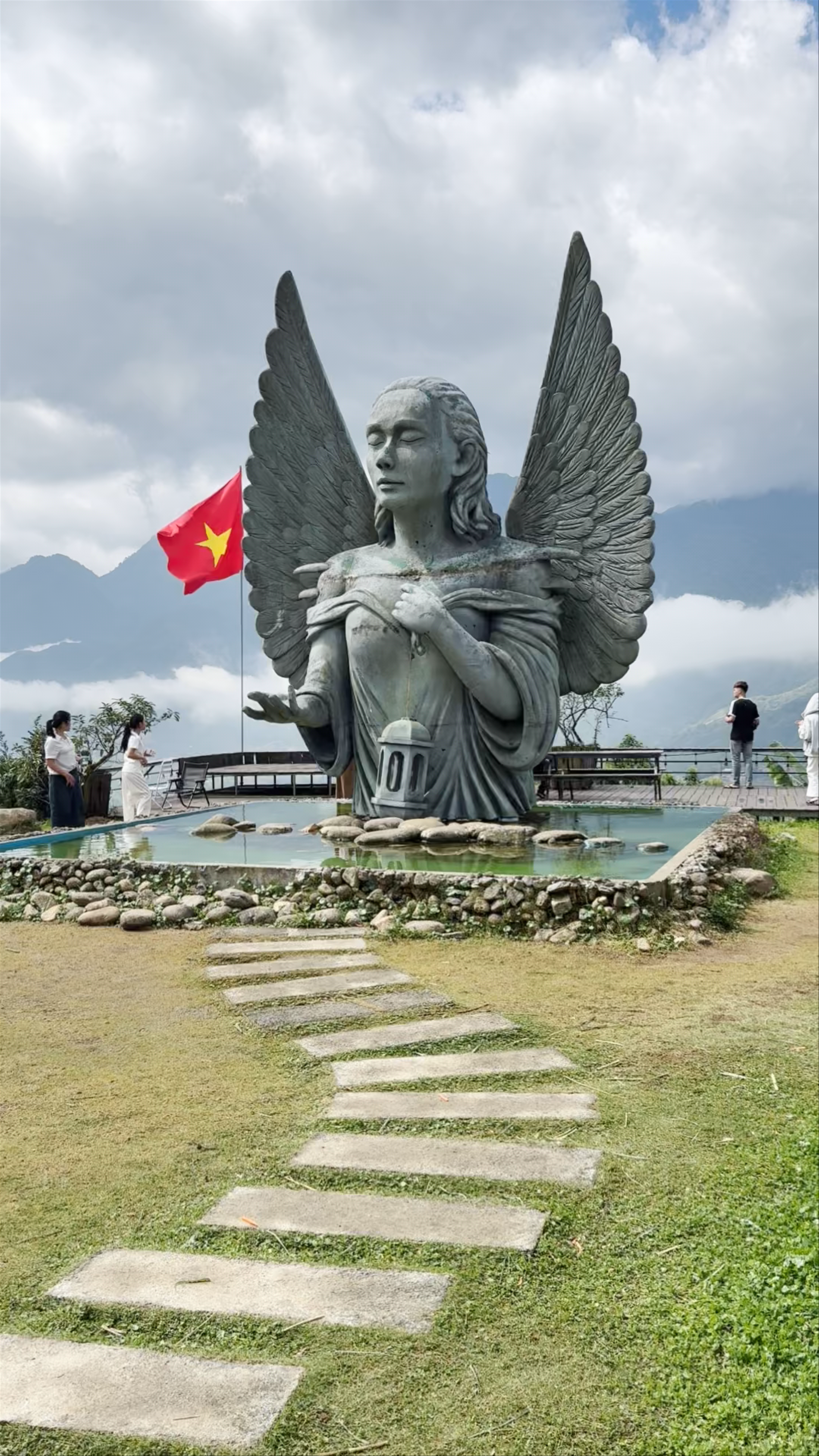 Mật Pet Farm Experience: Serene Mountain Escape in Sapa, Vietnam