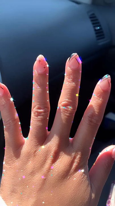 LK Nails & Spa - Full Dip Set with Nail Art! - Nail Salons Near Me - Muncie, Indiana