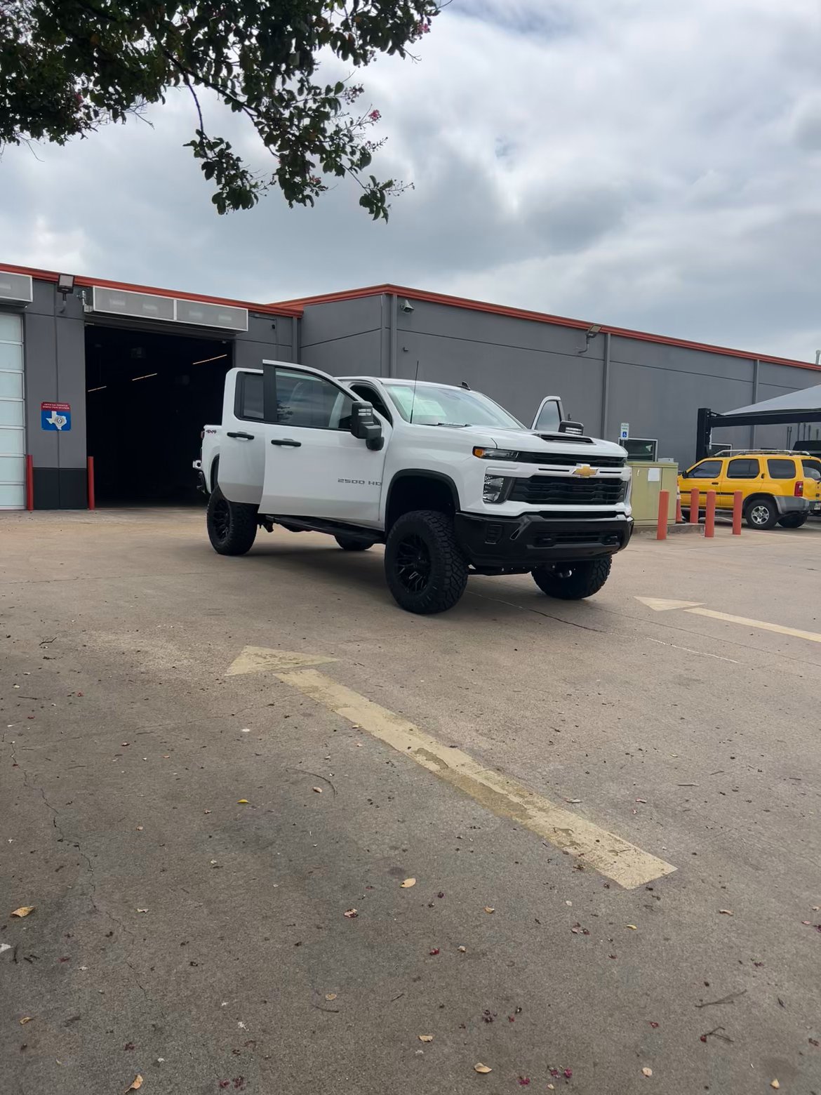 Lifted Trucks - #TX10364 - 2026 Chevrolet Silverado 2500HD Custom Crew Cab