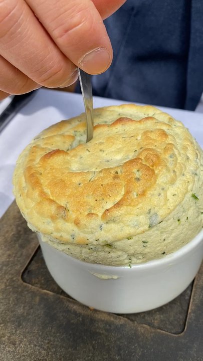 Le Récamier - Escargot soufflé - French Near Me - Paris