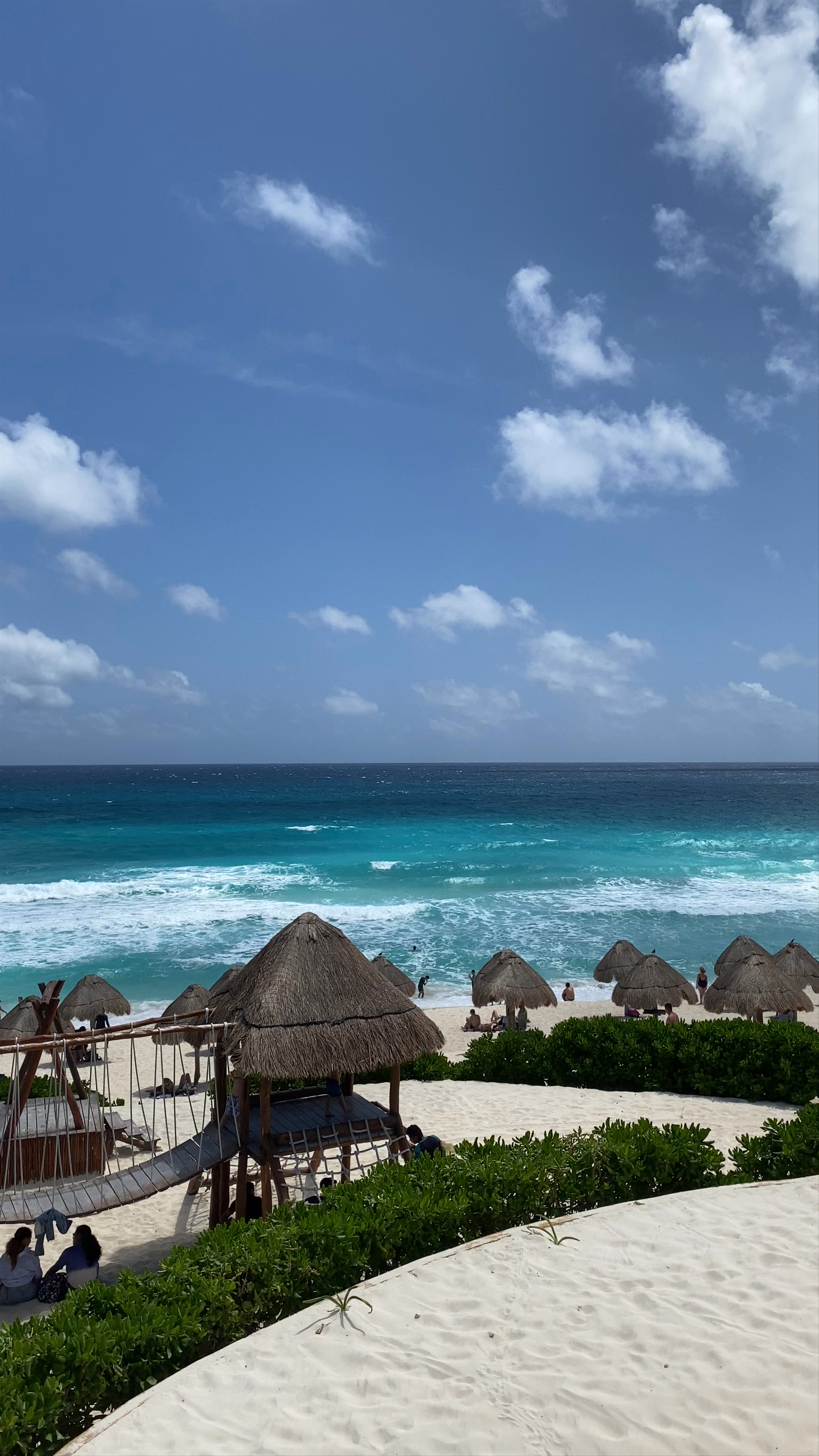 Playa Delfines: Stunning Turquoise Waves and Sandy Bliss in Cancún