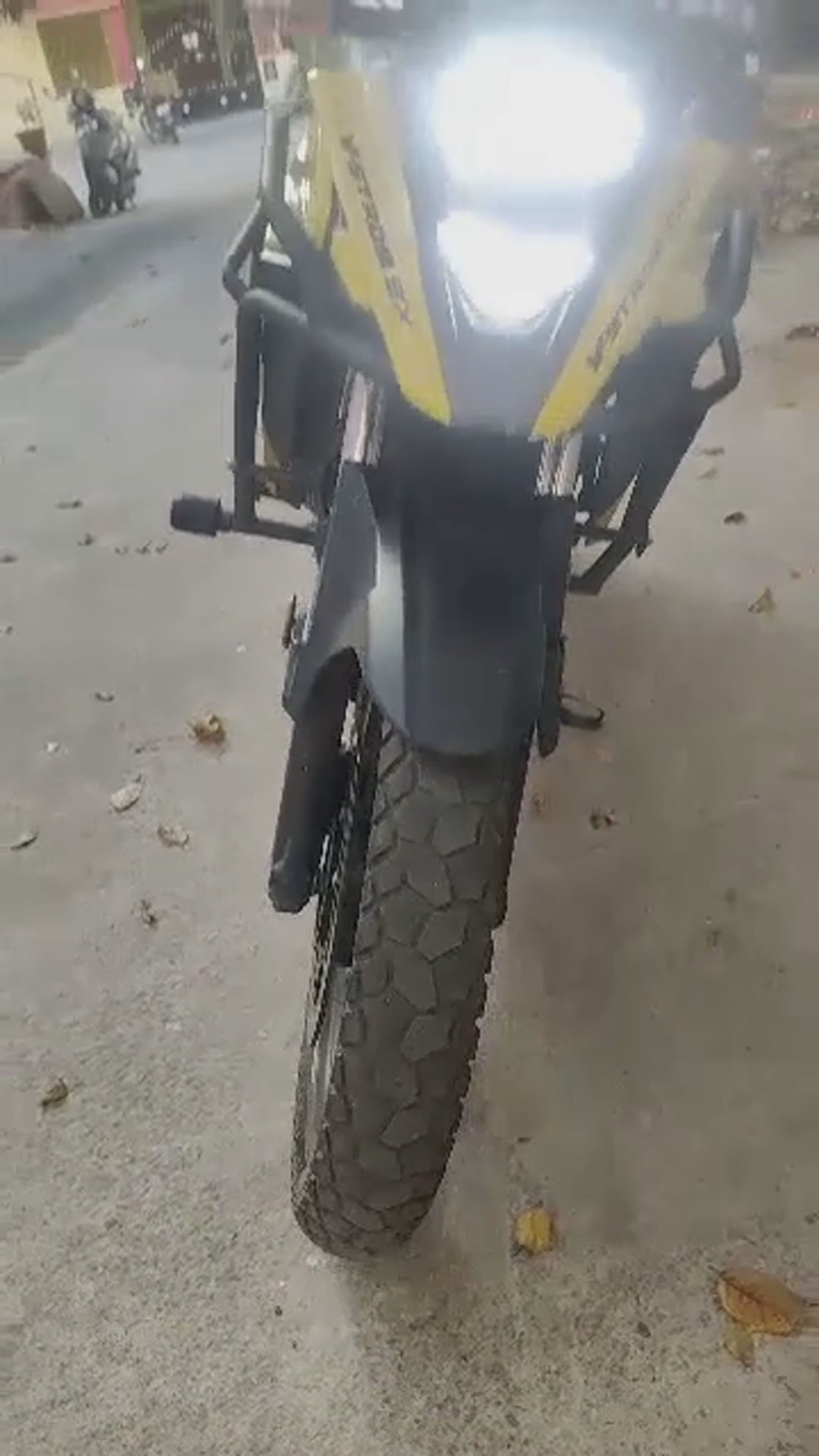 Walk-around video thumbnail