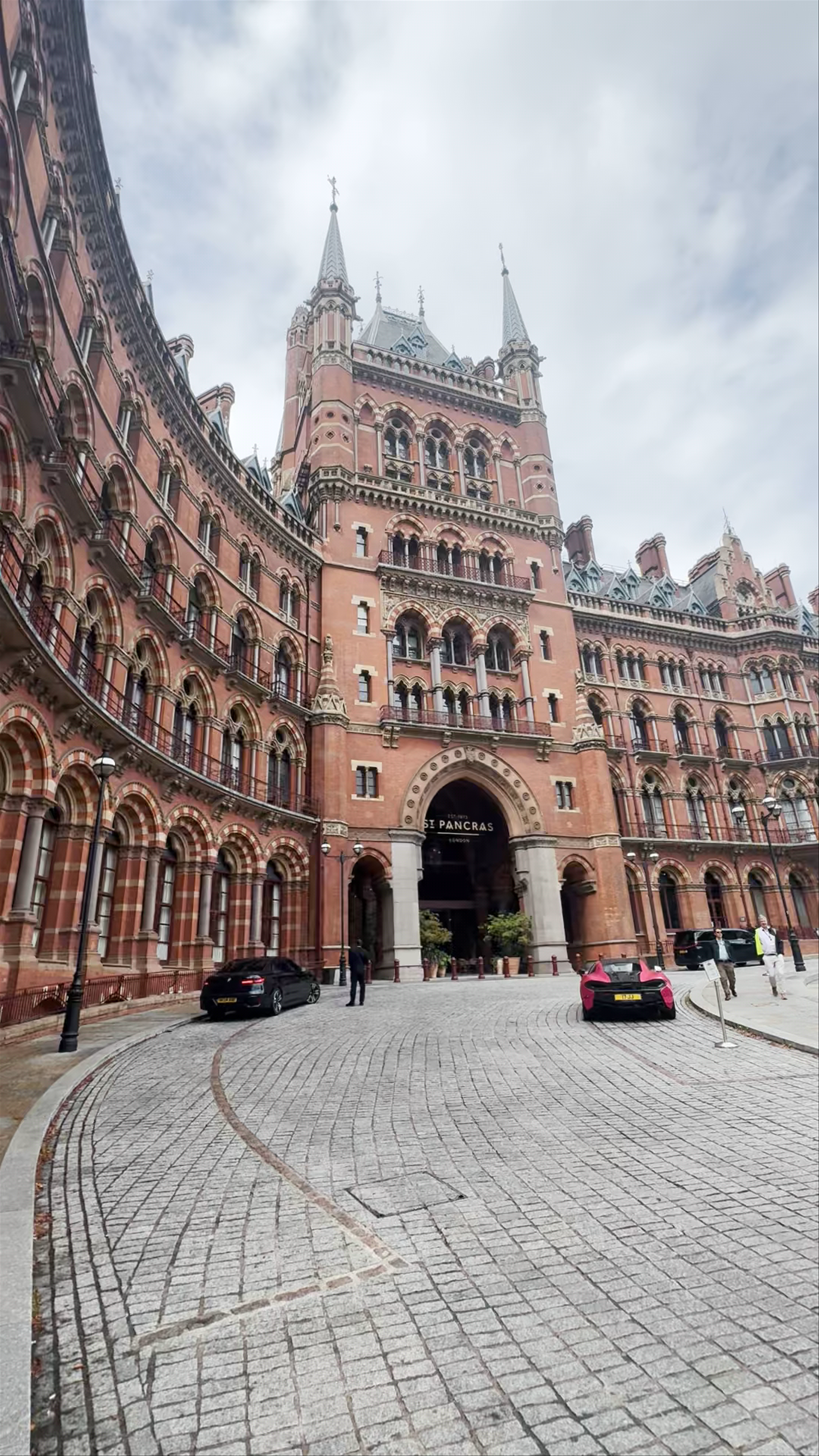St Pancras Station: Architectural Grandeur in London
