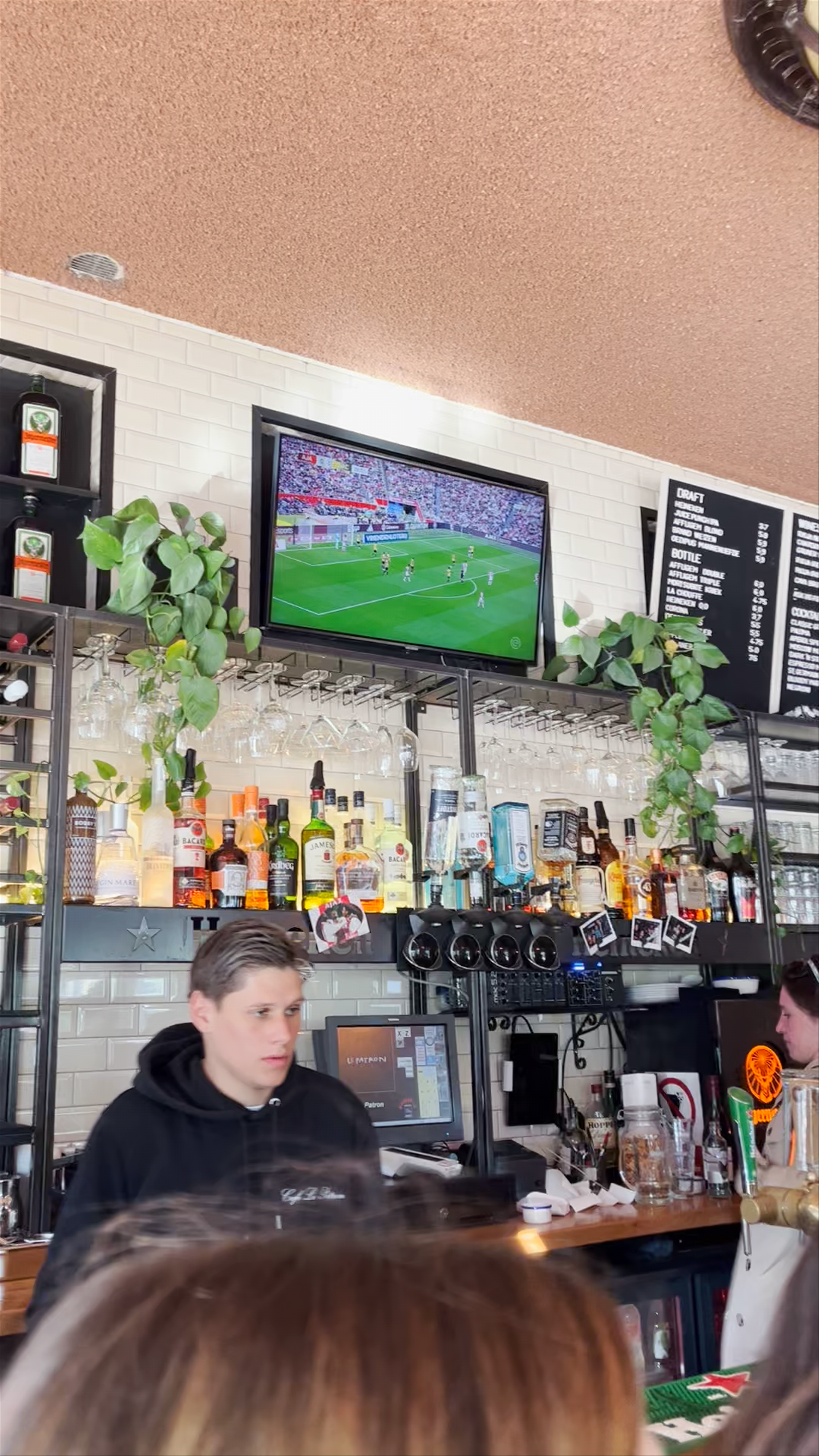 Le Patron: Lively Sports Bar Experience in Amsterdam