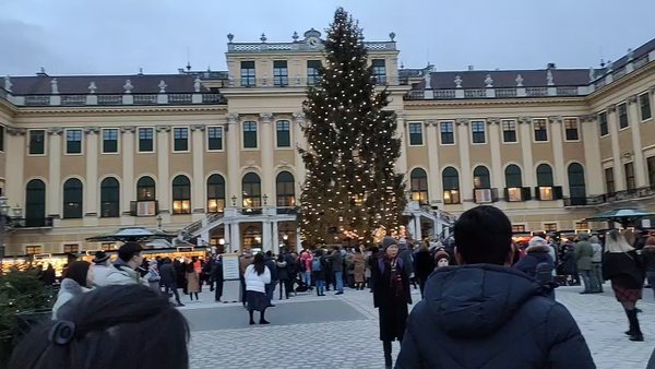 Photo of Schönbrunn Palace in