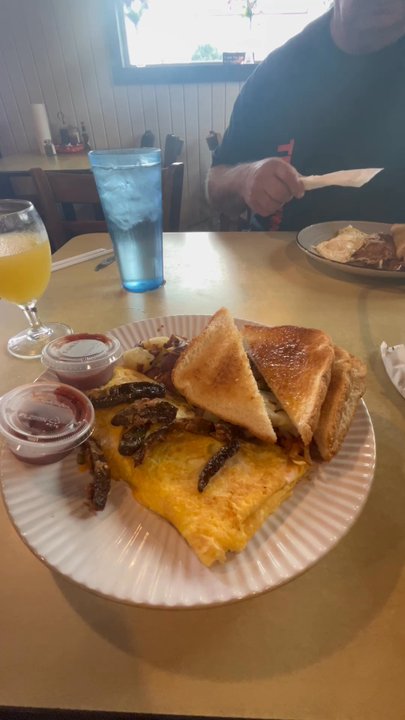Marshal’s Homestyle Cooking - Love the food and vibe - Burgers Near Me - Gordonville, Texas
