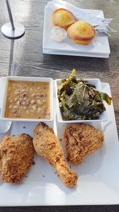 Georgia's Restaurant - Fried Chicken with Black Eyed Peas & Collard Greens, Hurricane, Cornbread Muffins, & Strawberry Lemonade   11-09-2025 - Soul Food Near Me - Long Beach, California