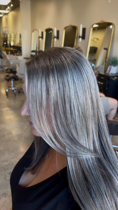 Skye Salon - Hair by Veronica 209 715 1347 ig: @veronicadoeshairr - Hair Salons Near Me - Stockton, California