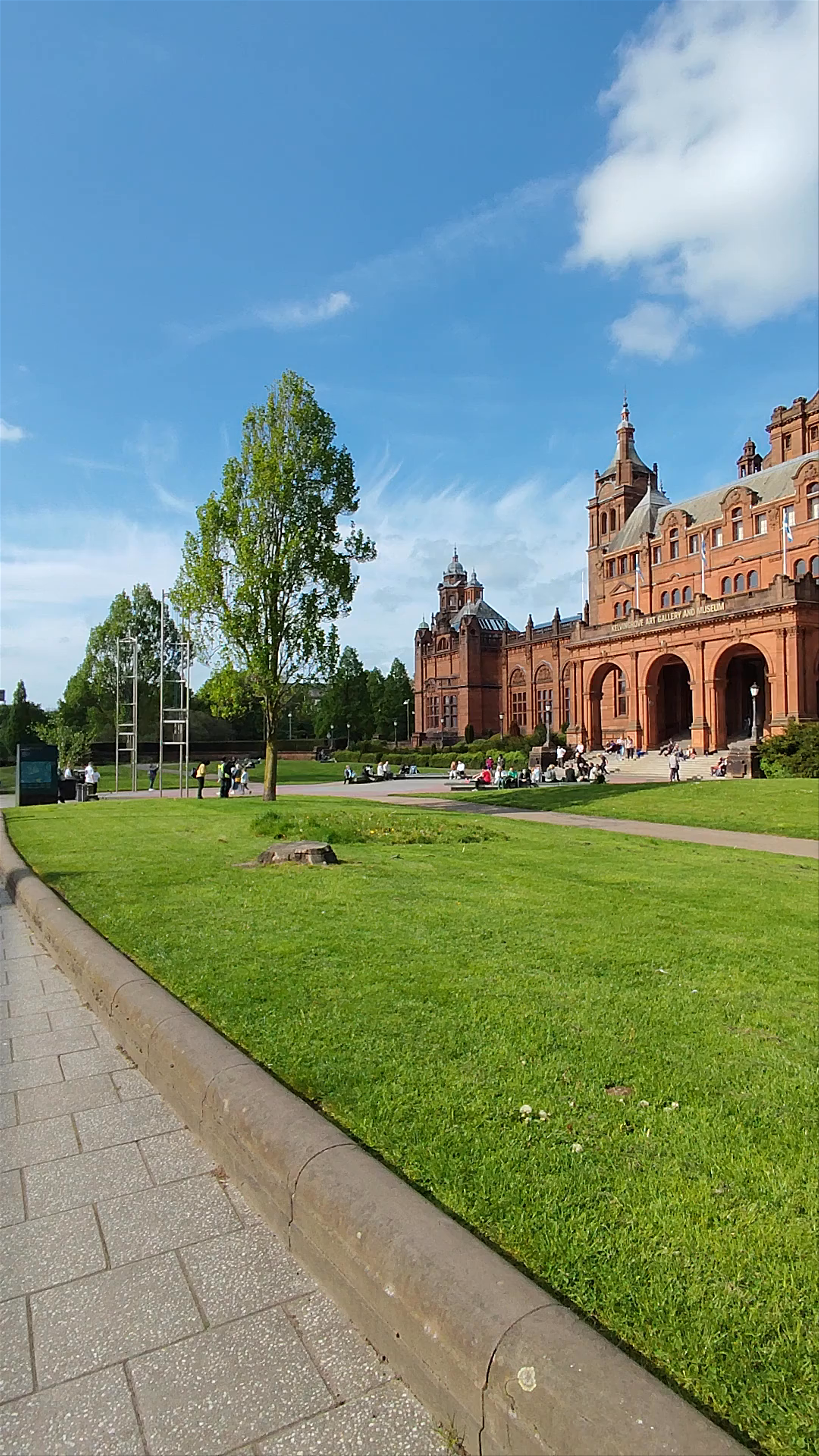 Kelvingrove Art Gallery and Museum: Iconic Glasgow Landmark and Green Oasis