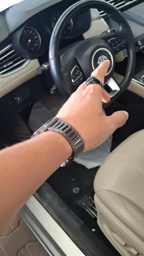 ام جي 5 LUX 2023