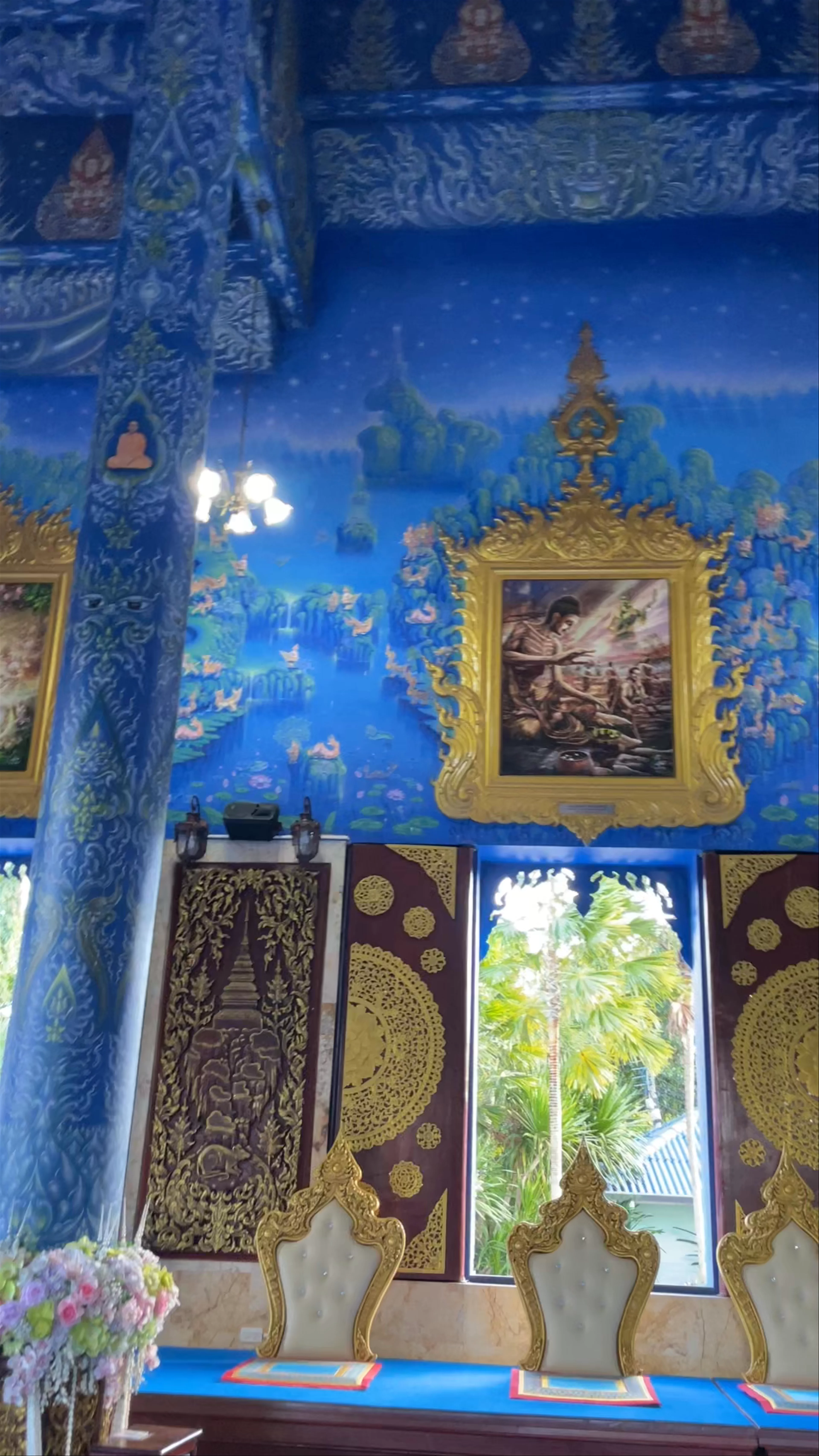 Wat Rong Suea Ten (Blue Temple)