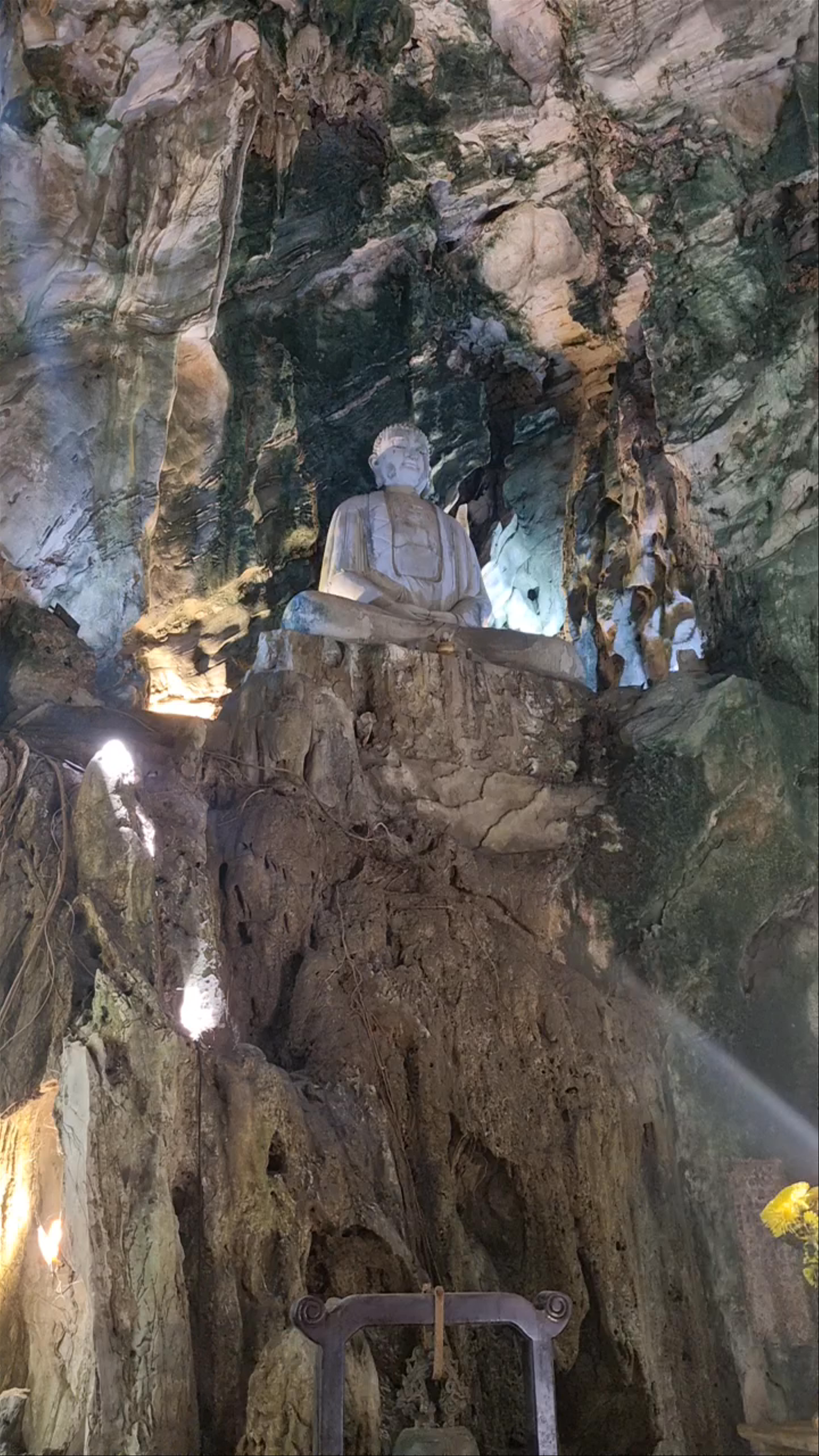 Huyen Khong Cave