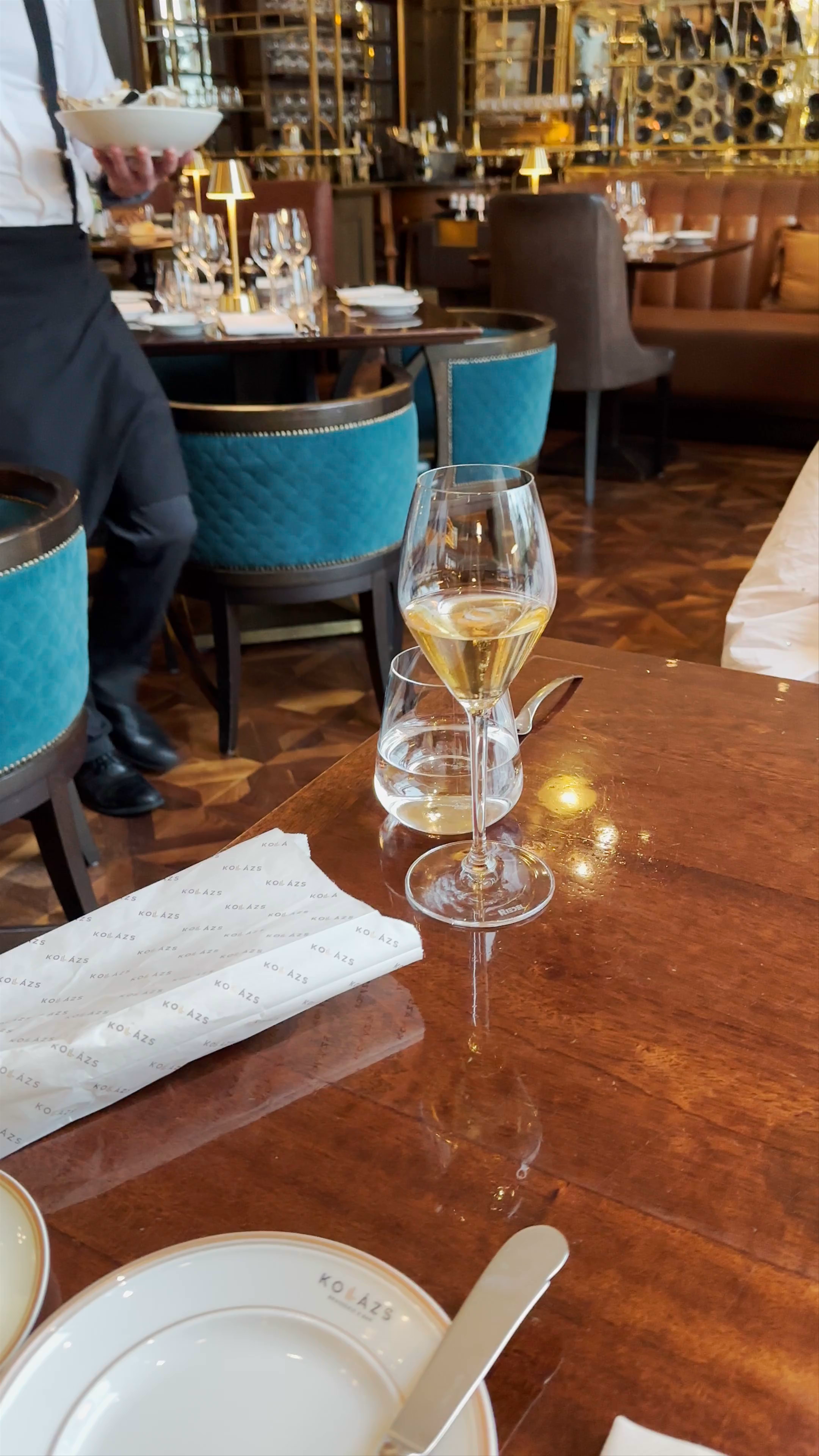 KOLLÁZS - Brasserie & Bar