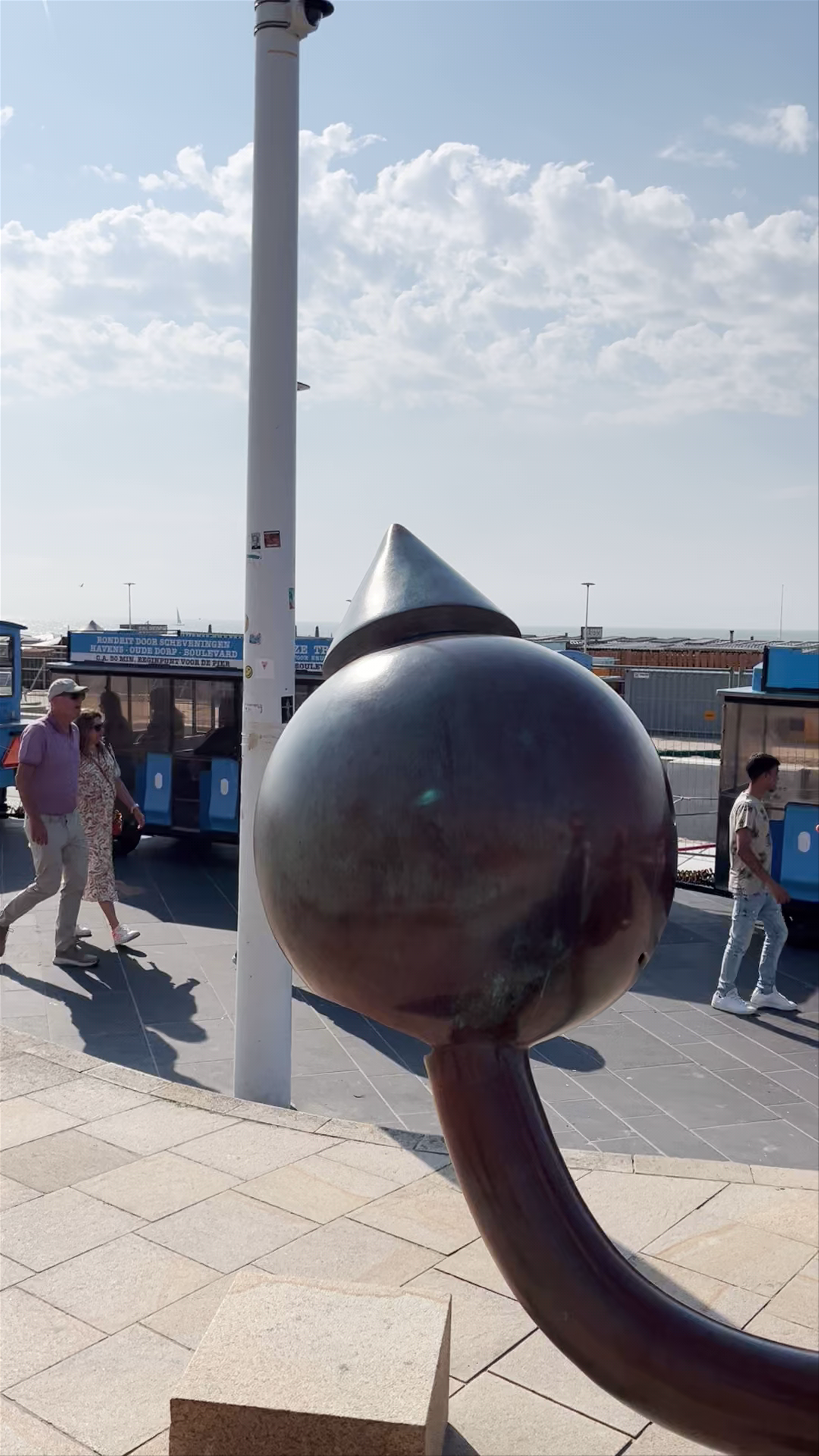 Sprookjesbeelden aan Zee: Enchanting Fairy Tale Sculptures by the Sea in The Hague