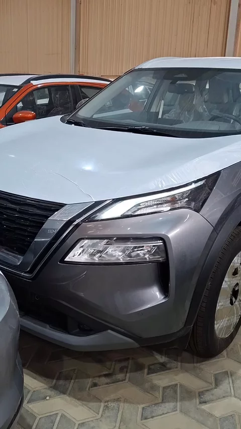 نيسان اكس تريل SV 2025