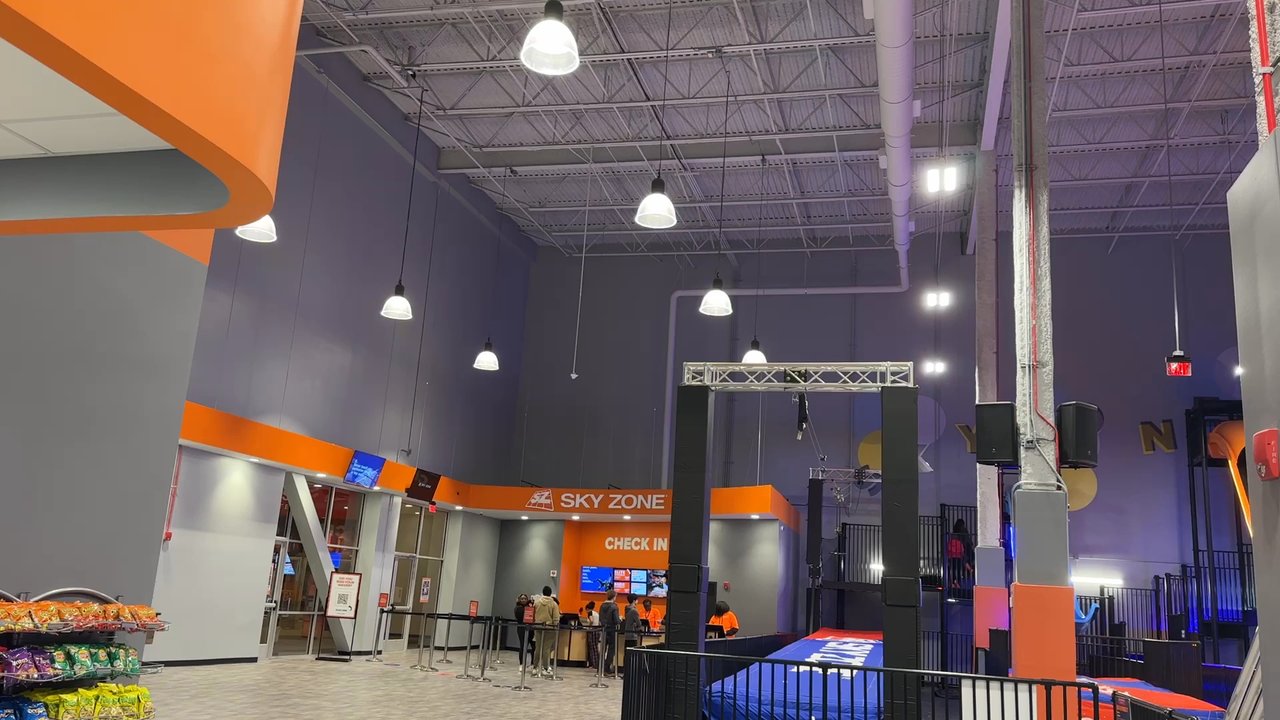 Sky Zone Trampoline Park - 5 year and up aerea - Trampoline Parks Near Me - Evanston, Illinois