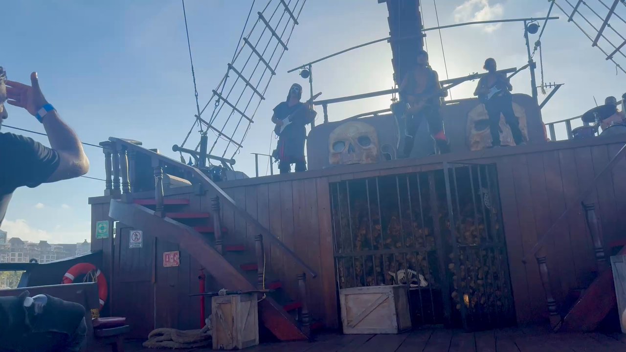 Pirate Show Cancún - Performing Arts Near Me - Cancún, ROO