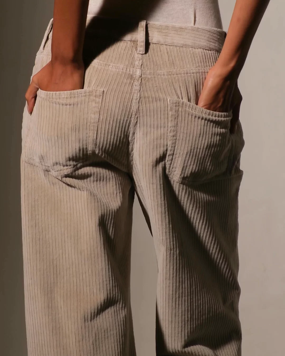 Corduroy Straight Leg Pant - Faint Pigment | James Perse Los