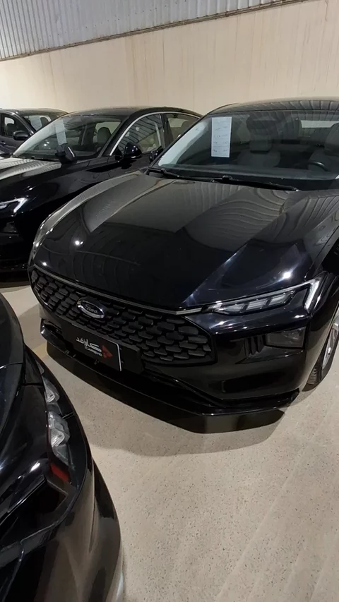 Ford Taurus ترند 2023