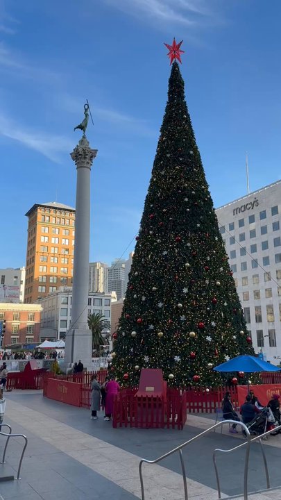Union Square - Shopping Centers Near Me - San Francisco, California