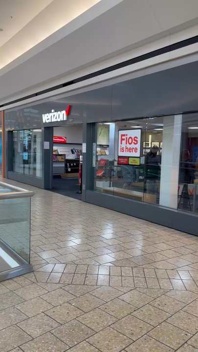 Verizon - Outside - Mobile Phones Near Me - Fairfax, Virginia