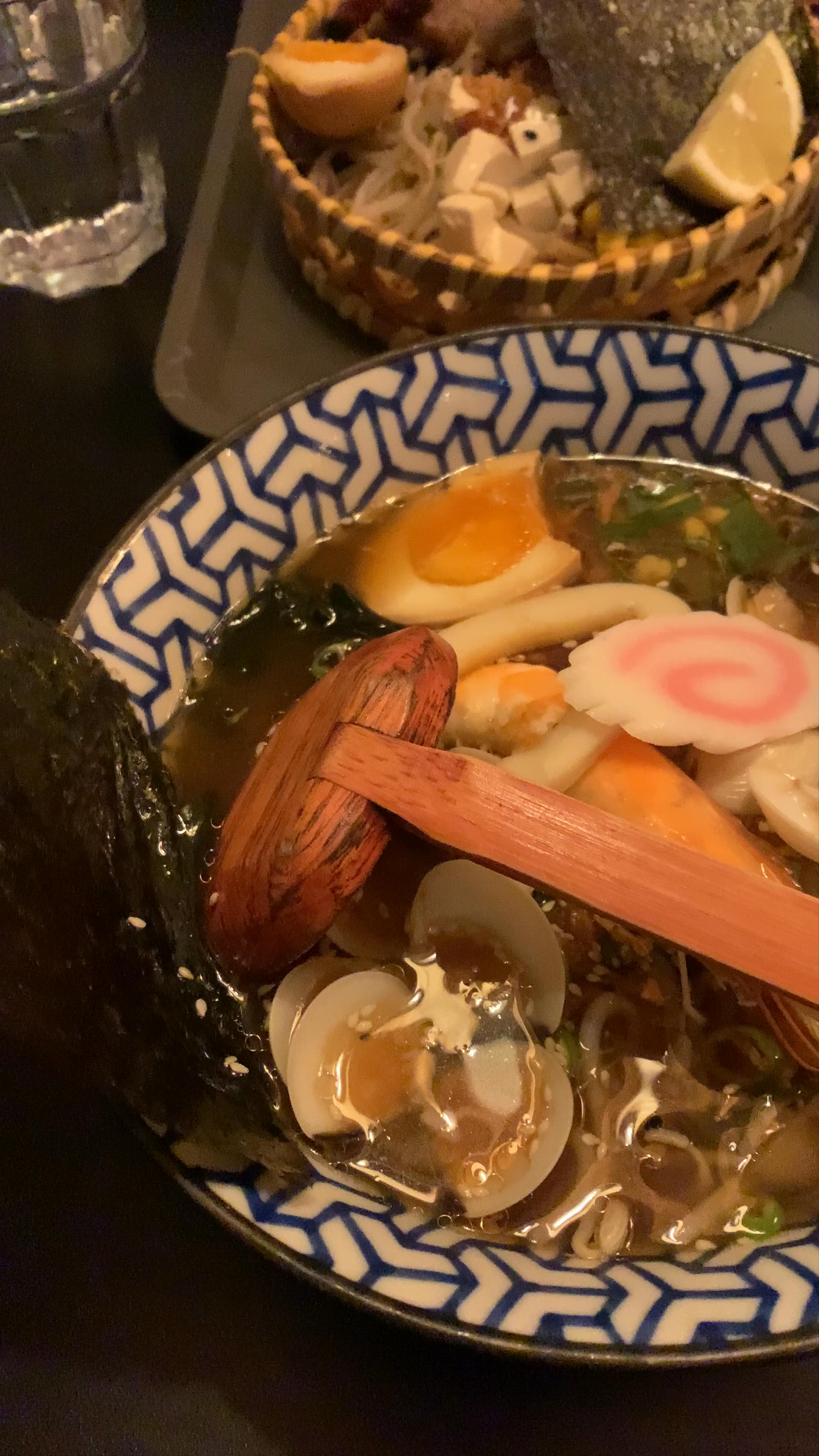 Ziqi ramen y sushi