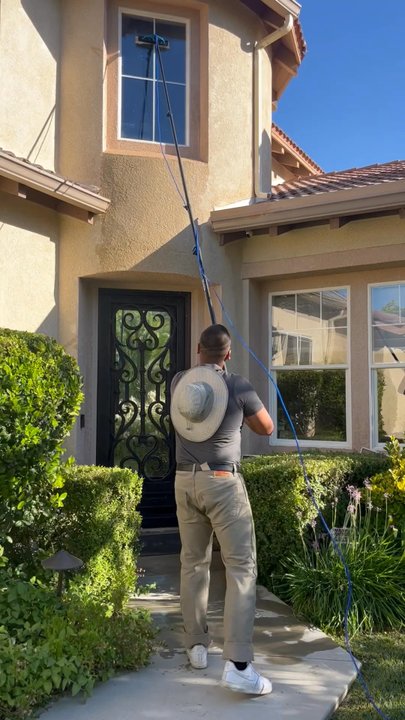 The Squeegee Crew - Windows cleaning - Window Washing Near Me - Chatsworth, California