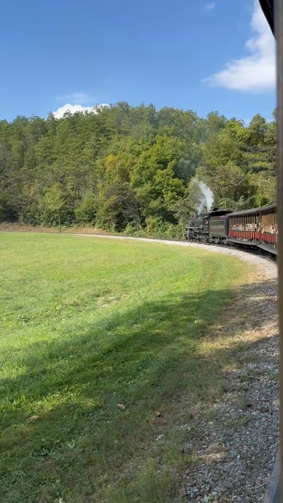 Dollywood Express Train Depot - Amusement Parks Near Me - Pigeon Forge, Tennessee