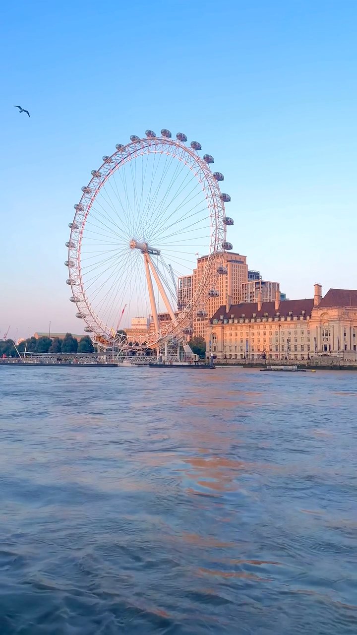 save this trip
📍 London
🎥 Lost Souls NV · Pexels
#travel #city #citybreak #skyline #wanderlust
