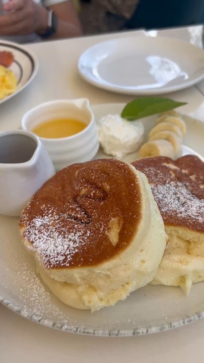 Westman Cafe - Jiggly souffle pancakes - Cafes Near Me - Urban Honolulu, Hawaii