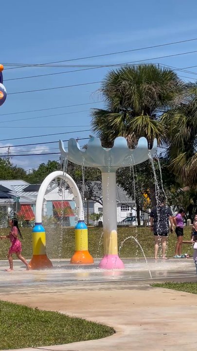 Bill Moss Hillcrest Paseo - Water Parks Near Me - West Palm Beach, Florida