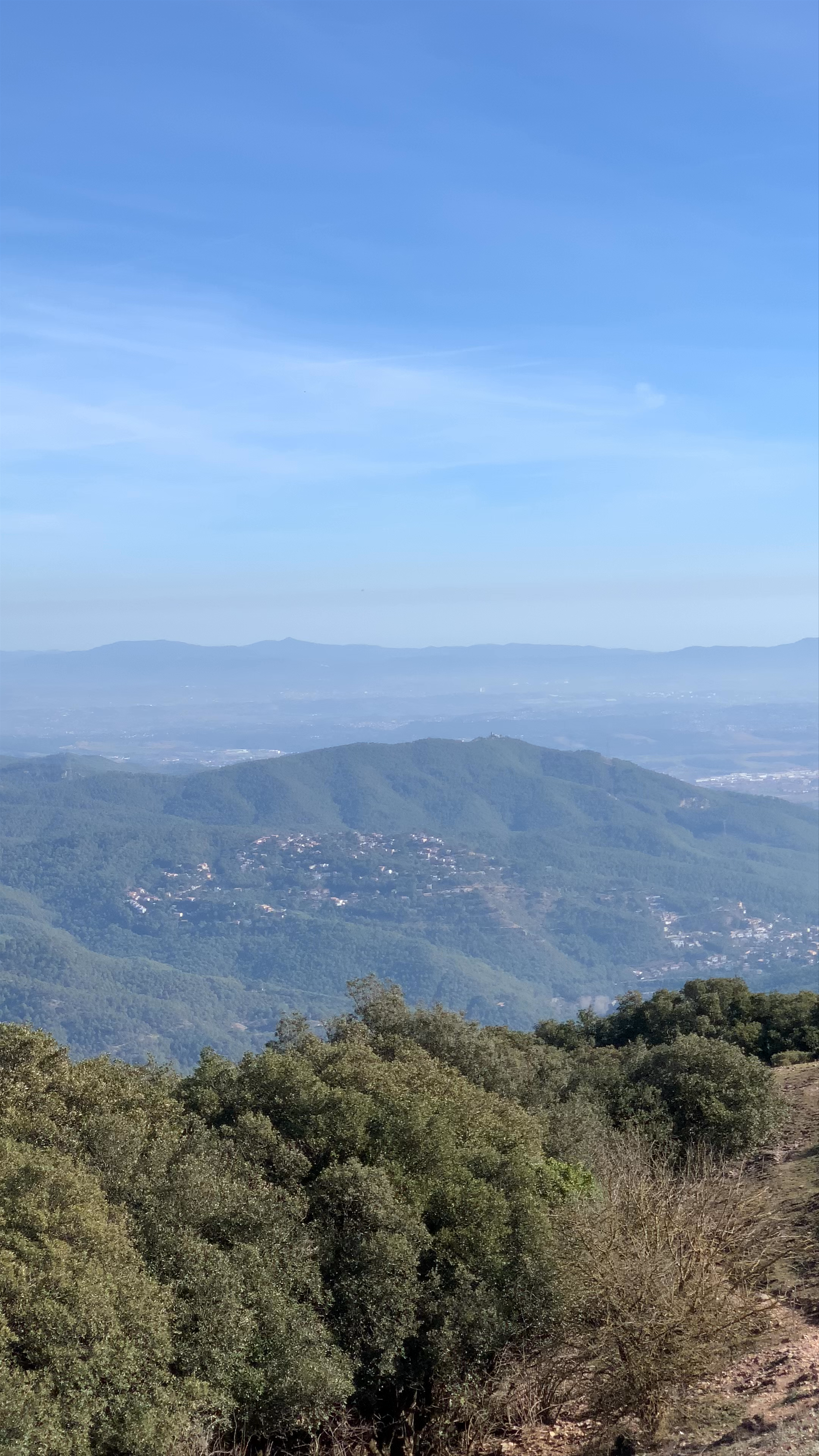 La Mola pel Camí dels Monjos